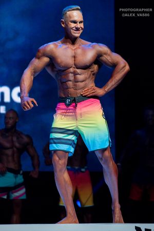 MEN'S PHYSIQUE 174